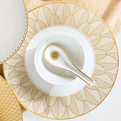 Cuillère chinoise en porcelaine finition Or
